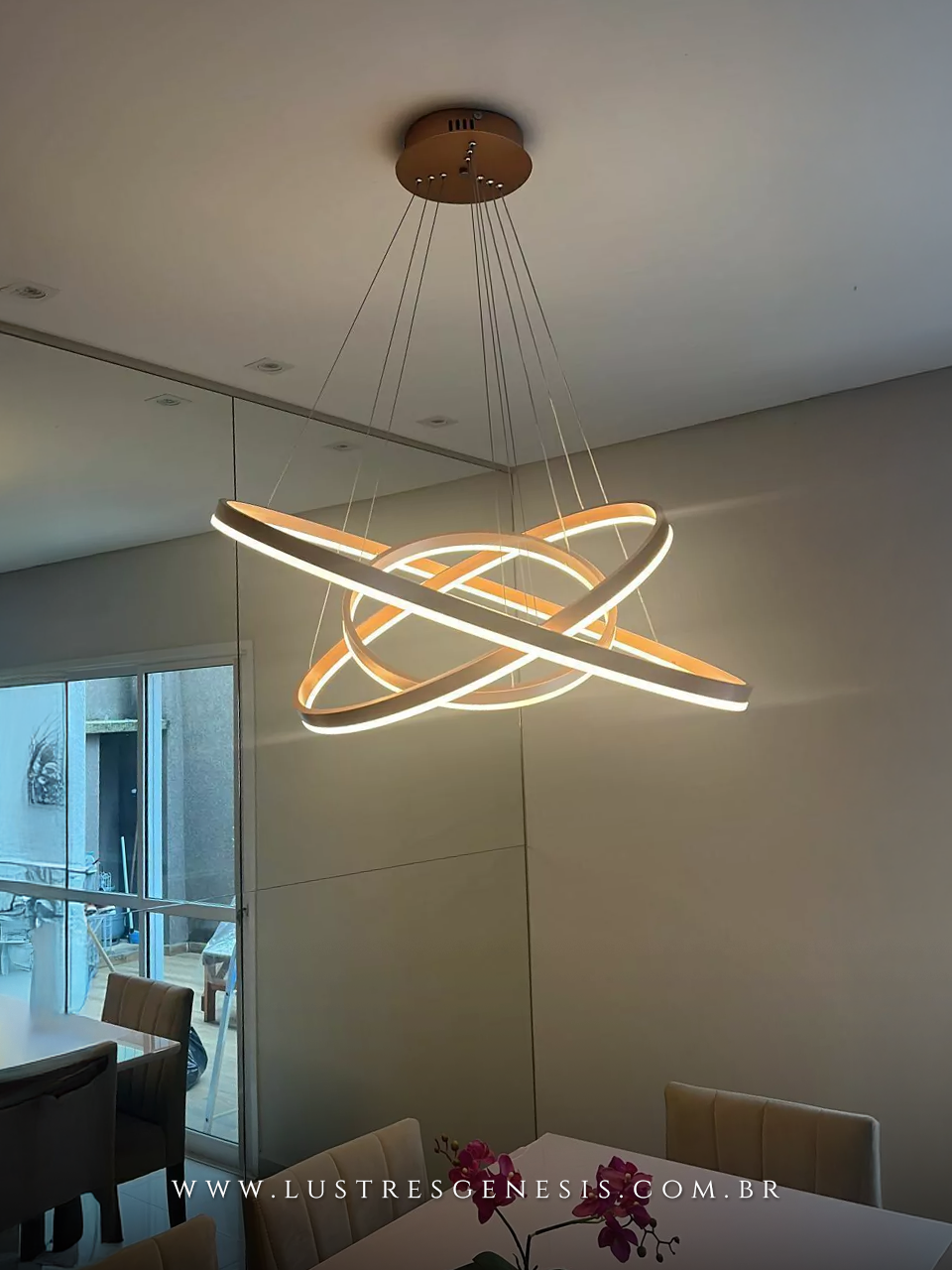 Lustre Pendente Aliance com 3 Anéis em bronze, ideal para sala de jantar e estar. Lustres Gênesis loja online de Lustres e Iluminação Decorativa